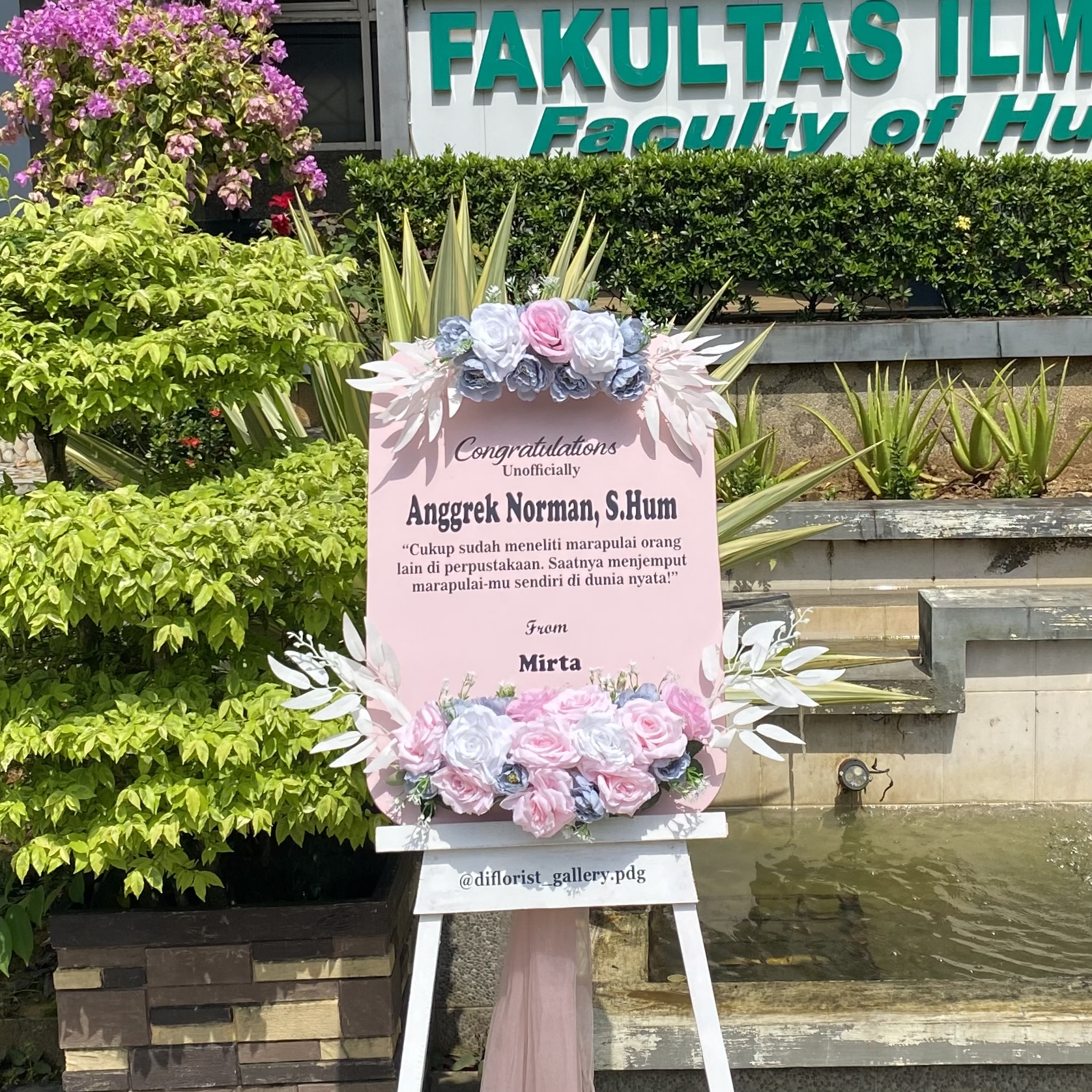 Persegi Pink